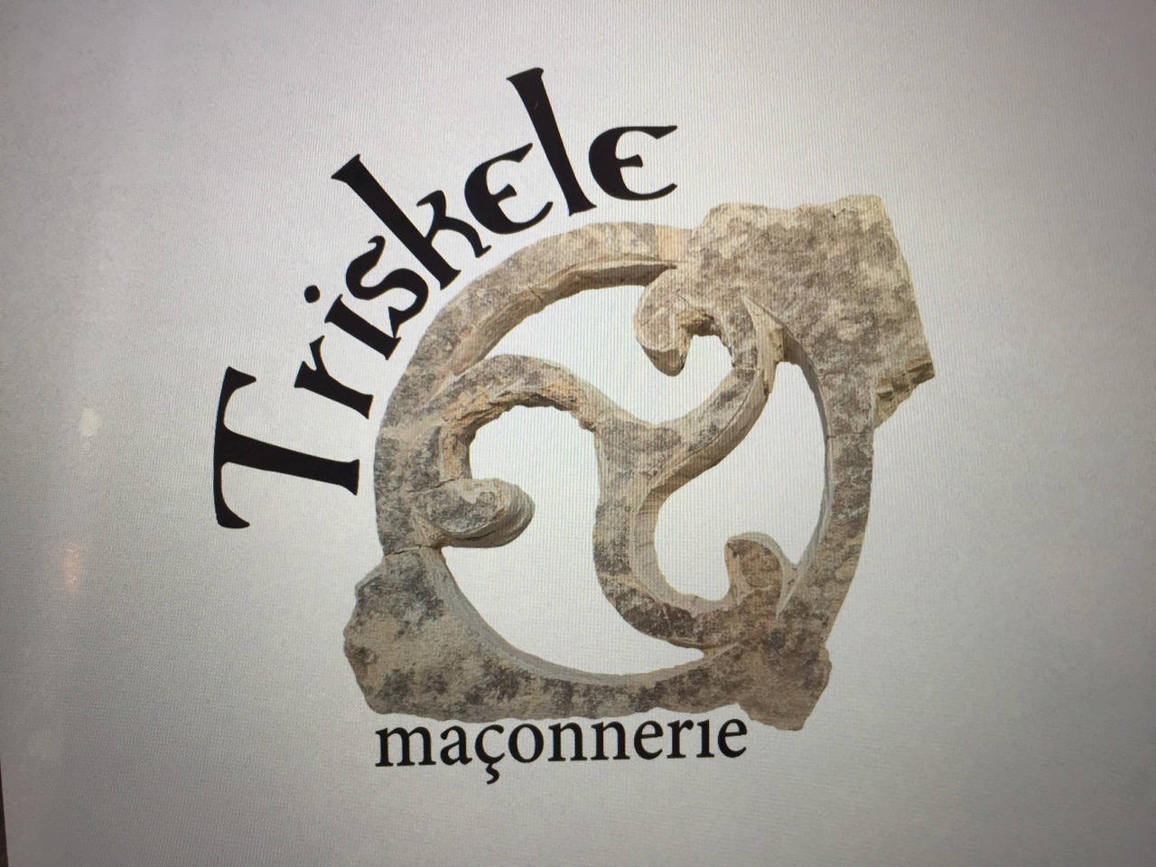 Logo de Triskele maçonnerie, société de travaux en Maçonnerie : construction de murs, cloisons, murage de porte