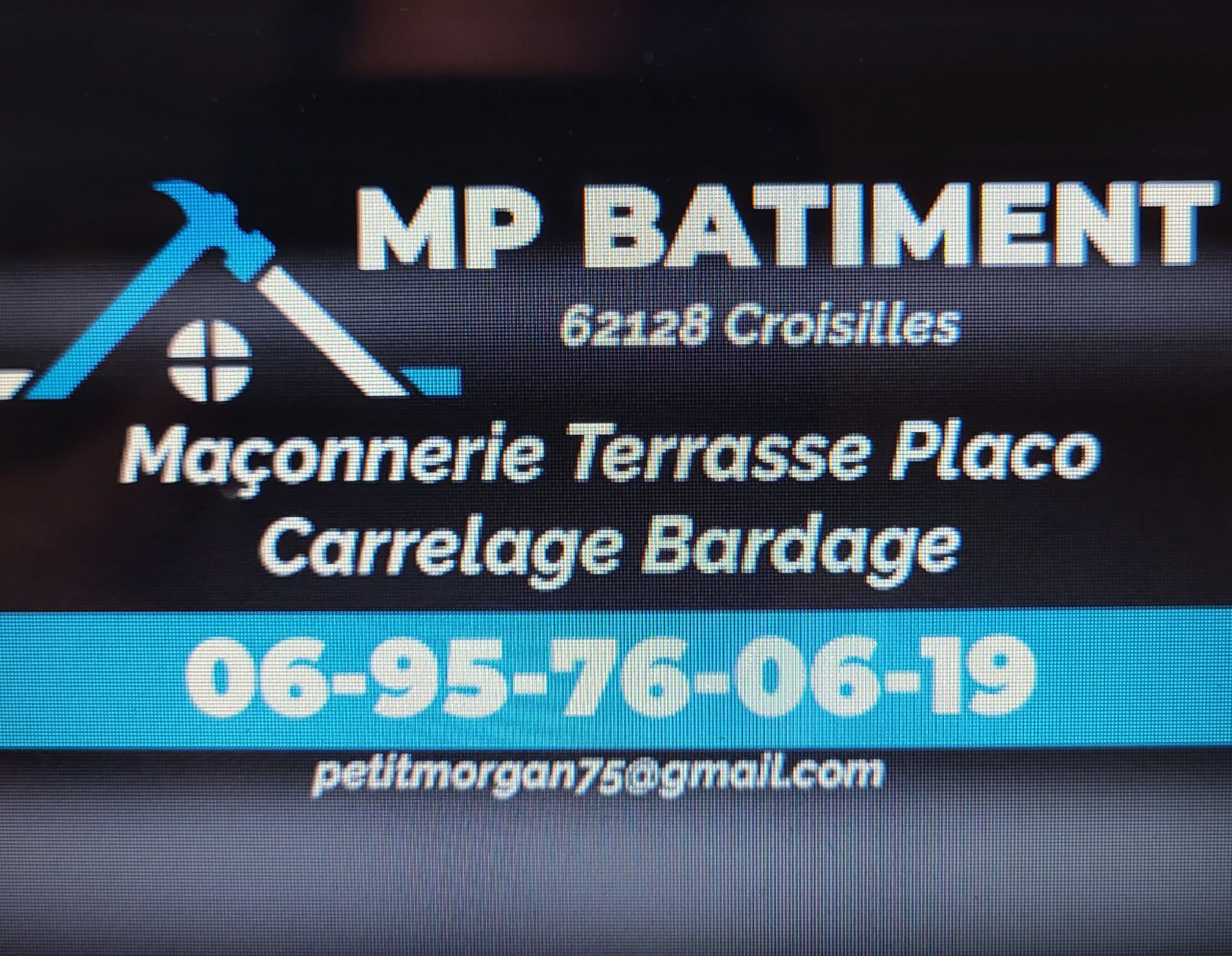 Logo de MP BATIMENT, société de travaux en Petits travaux en électricité (rajout de prises, de luminaires ...)