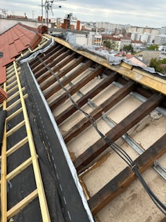 Logo de Jh Batitoiture, société de travaux en Peinture : mur, sol, plafond