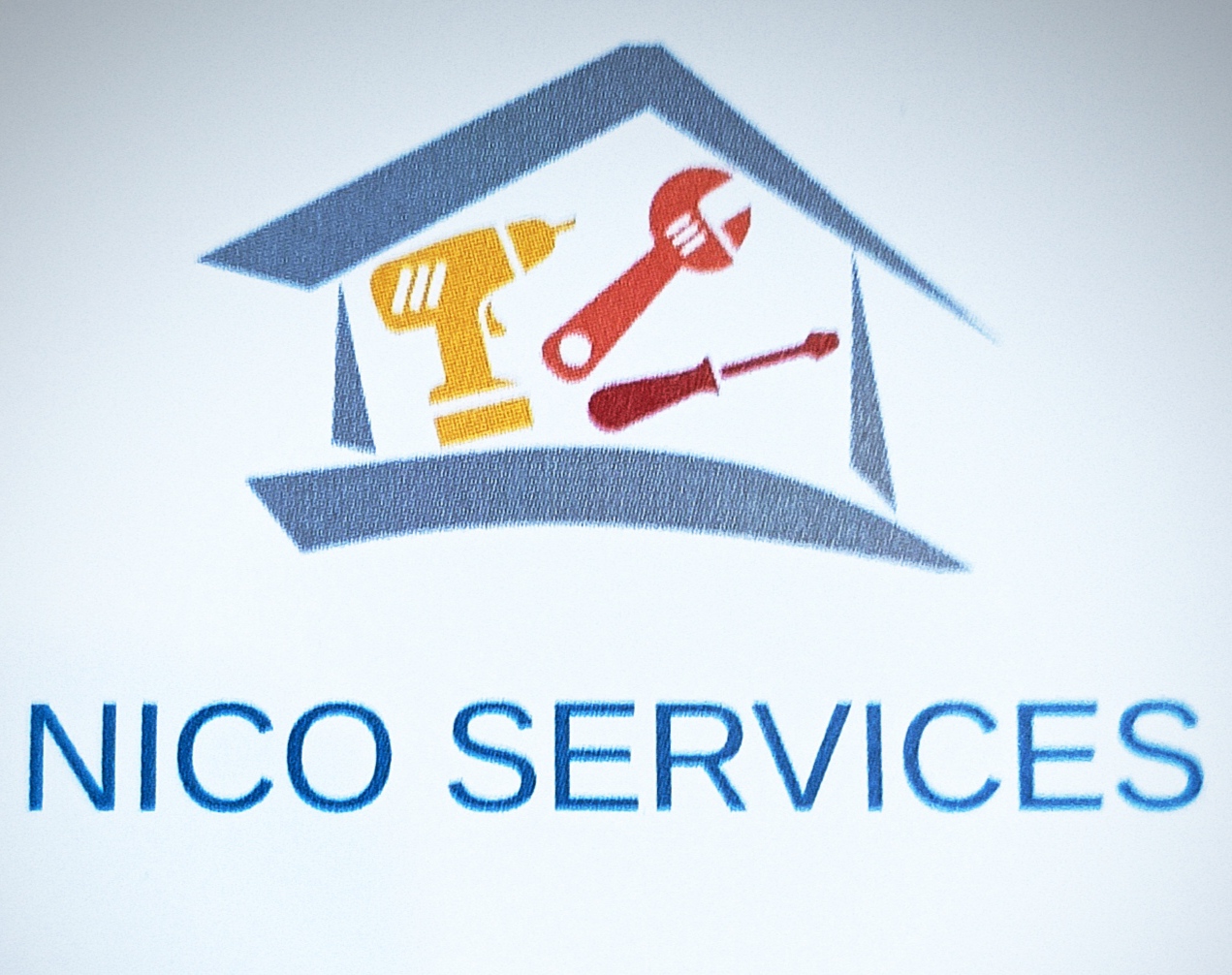 Logo de Nico services, société de travaux en Petits travaux en électricité (rajout de prises, de luminaires ...)