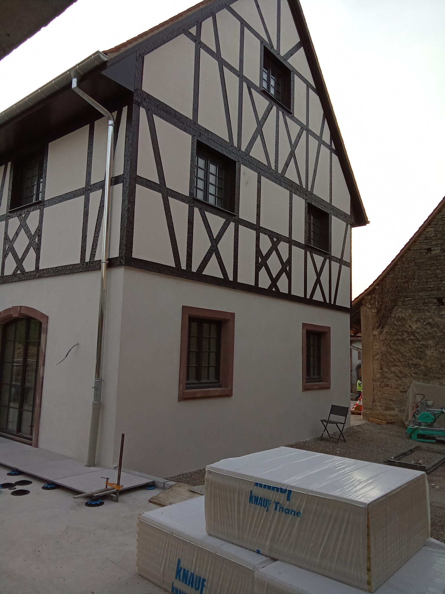 Logo de Rénovation jardins et maisons, société de travaux en Construction, murs, cloisons, plafonds